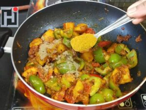 Aloo Shimla Mirch ki Sabji Kaise Banti Hai शिमला मिर्च की सब्जी रेसिपी