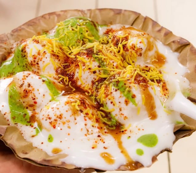 हलवाई-जैसे-उरद-दाल-के-दही-बड़े-बनाने-की-विधि-Dahi-Vada-Recipe-in-Hindi